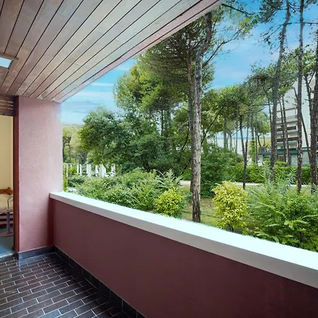 Lignano Calle Bach * لينانو سابيادورو
