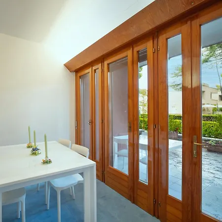 Lignano Calle Bach Apartmán *